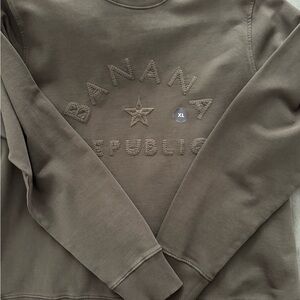 Banana Republic Men's Khaki Crewneck Sweatshirt